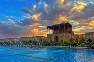 Salon Honorable Mention